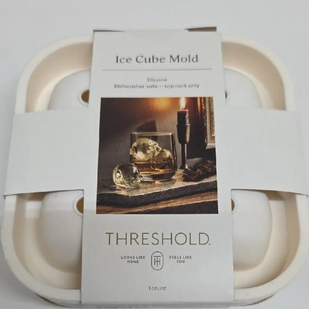 Threshold Cream Silicone Ice Cube Tray Skull New (T4020)